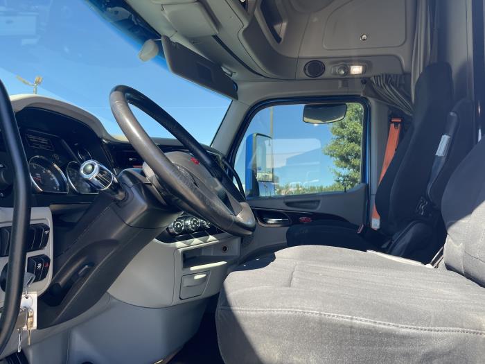 2020 Peterbilt 579-17