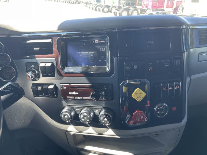 2020 Peterbilt 579-19