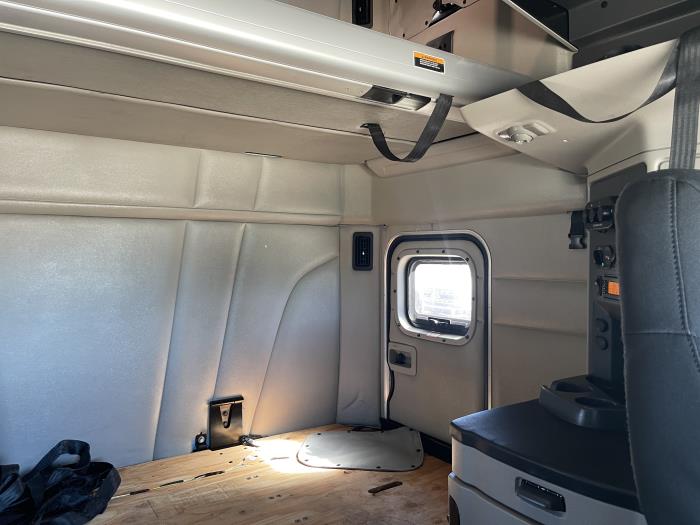 2020 Peterbilt 579-24