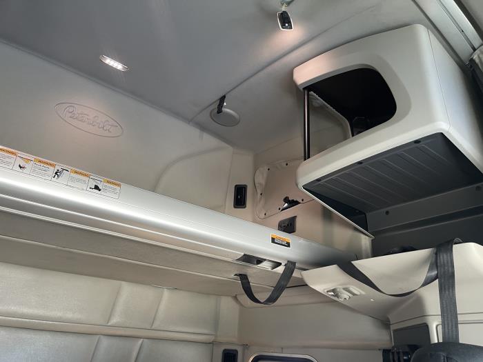 2020 Peterbilt 579-25