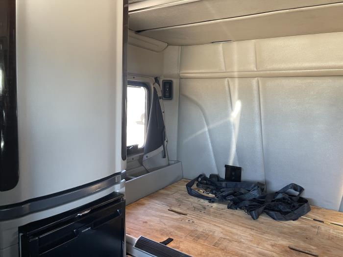 2020 Peterbilt 579-27