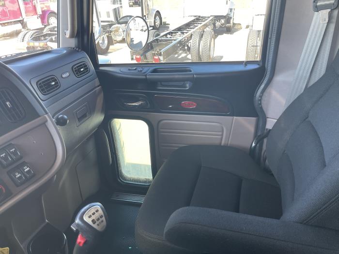 2024 Peterbilt 389-19