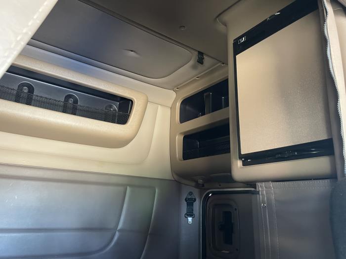 2024 Peterbilt 389-26