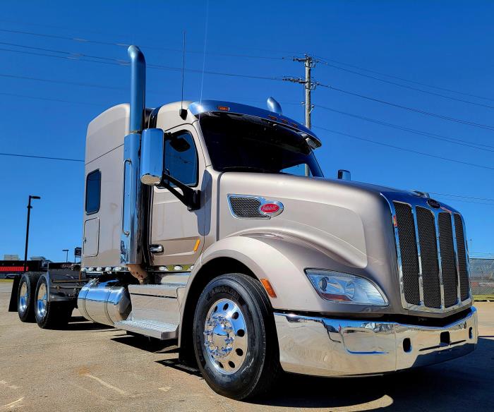 2020 Peterbilt 579-2