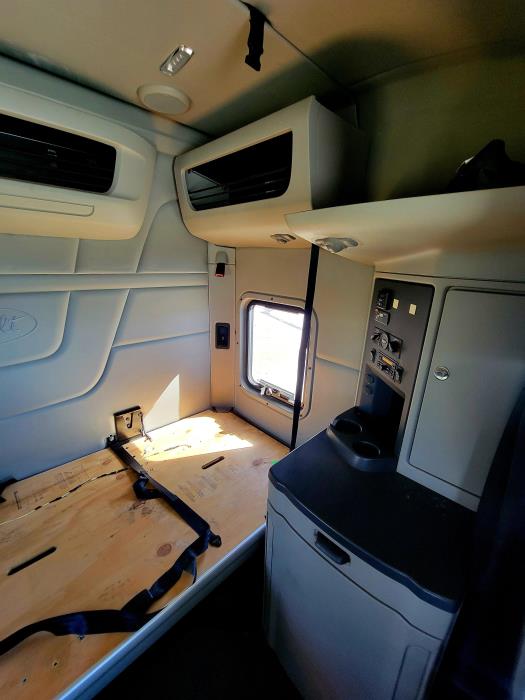 2020 Peterbilt 579-25