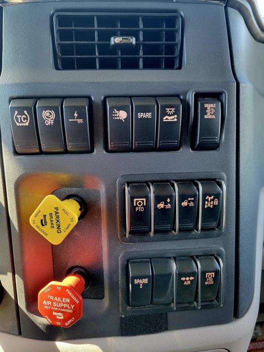 2020 Peterbilt 579-23