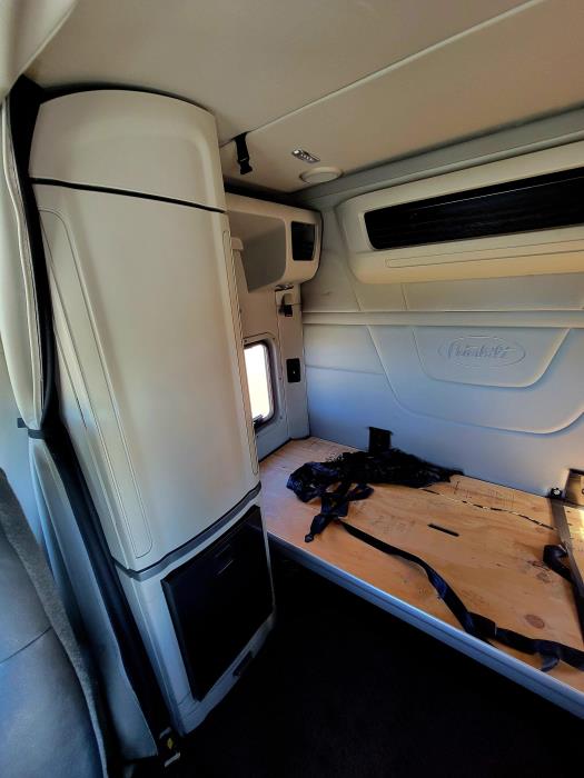 2020 Peterbilt 579-26