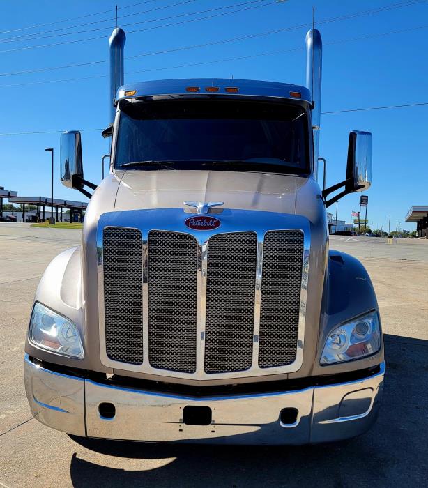 2020 Peterbilt 579-17