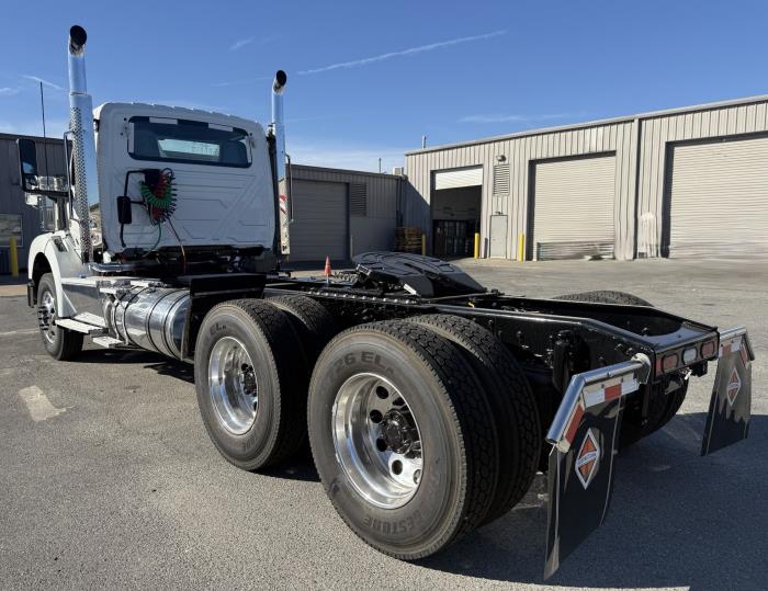 2026 International HX620-8