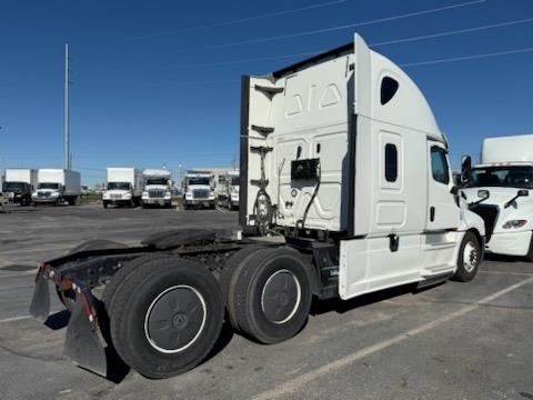 2020 Freightliner Cascadia-13