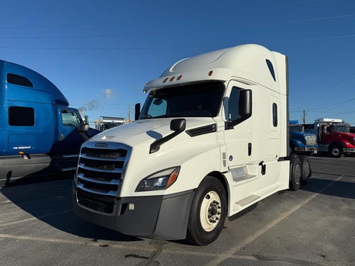 2020 Freightliner Cascadia-1
