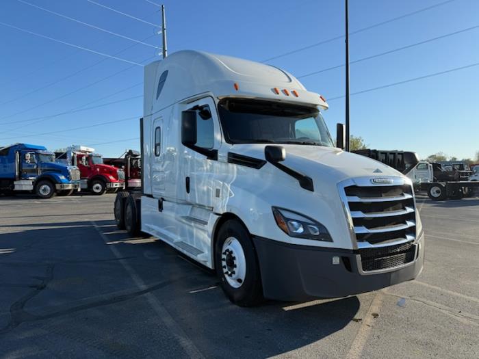 2020 Freightliner Cascadia-19