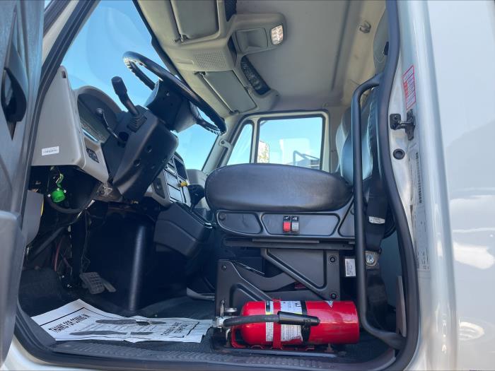 2019 International 4300-8