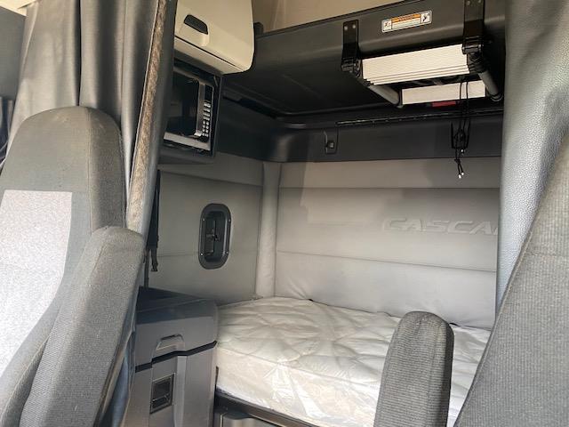 2020 Freightliner Cascadia-21 2020 Freightliner Cascadia-21