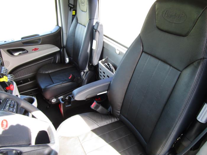 2026 Peterbilt 567-17