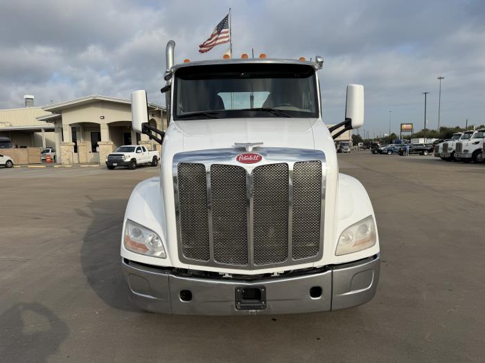 2018 Peterbilt 579-8