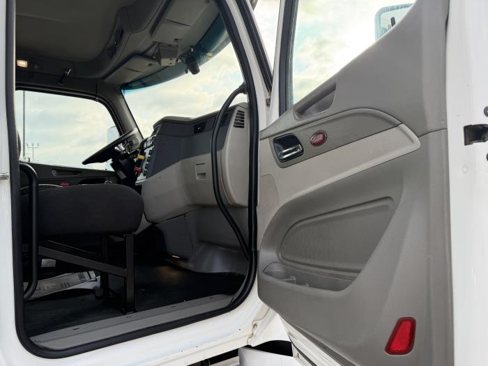 2018 Peterbilt 579-22
