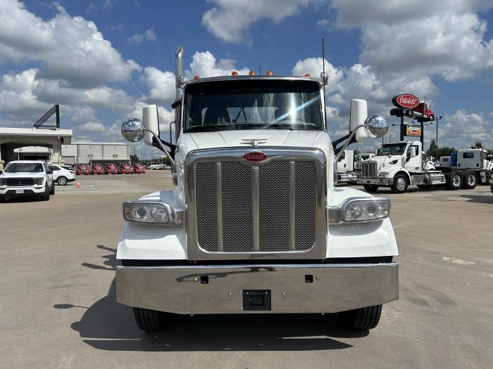 2020 Peterbilt 567-8
