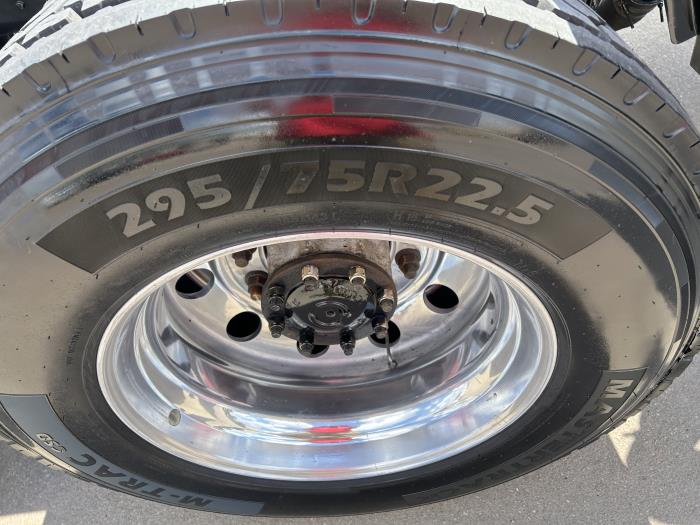 2020 Peterbilt 567-9