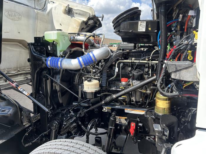 2020 Peterbilt 567-17