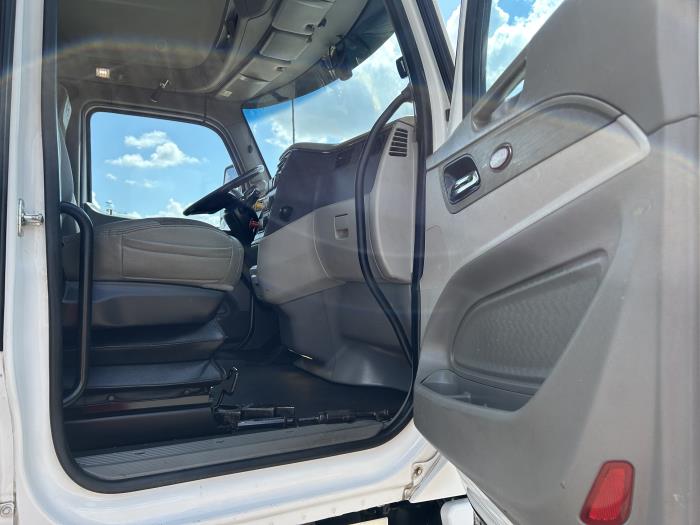 2020 Peterbilt 567-22