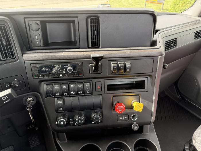 2026 International LT625-7