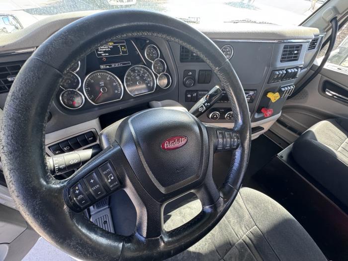2020 Peterbilt 579-17