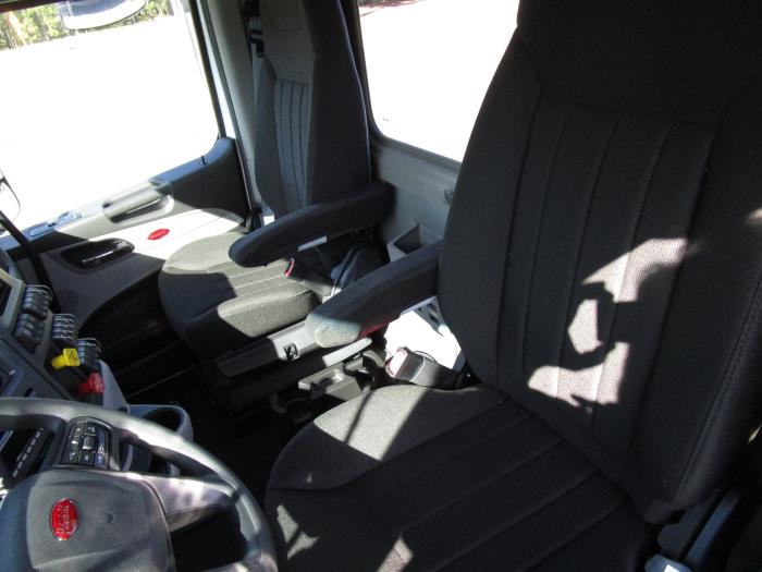 2026 Peterbilt 567-18