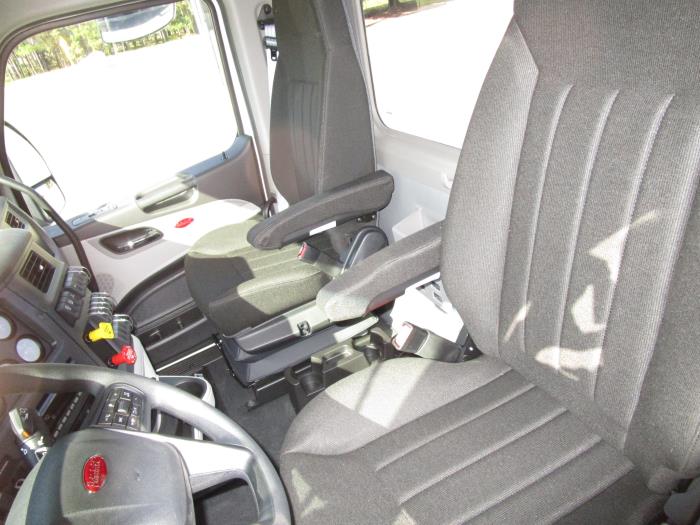 2026 Peterbilt 567-20