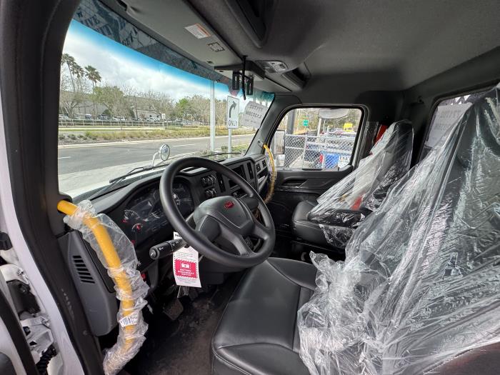 2026 Peterbilt 548-10