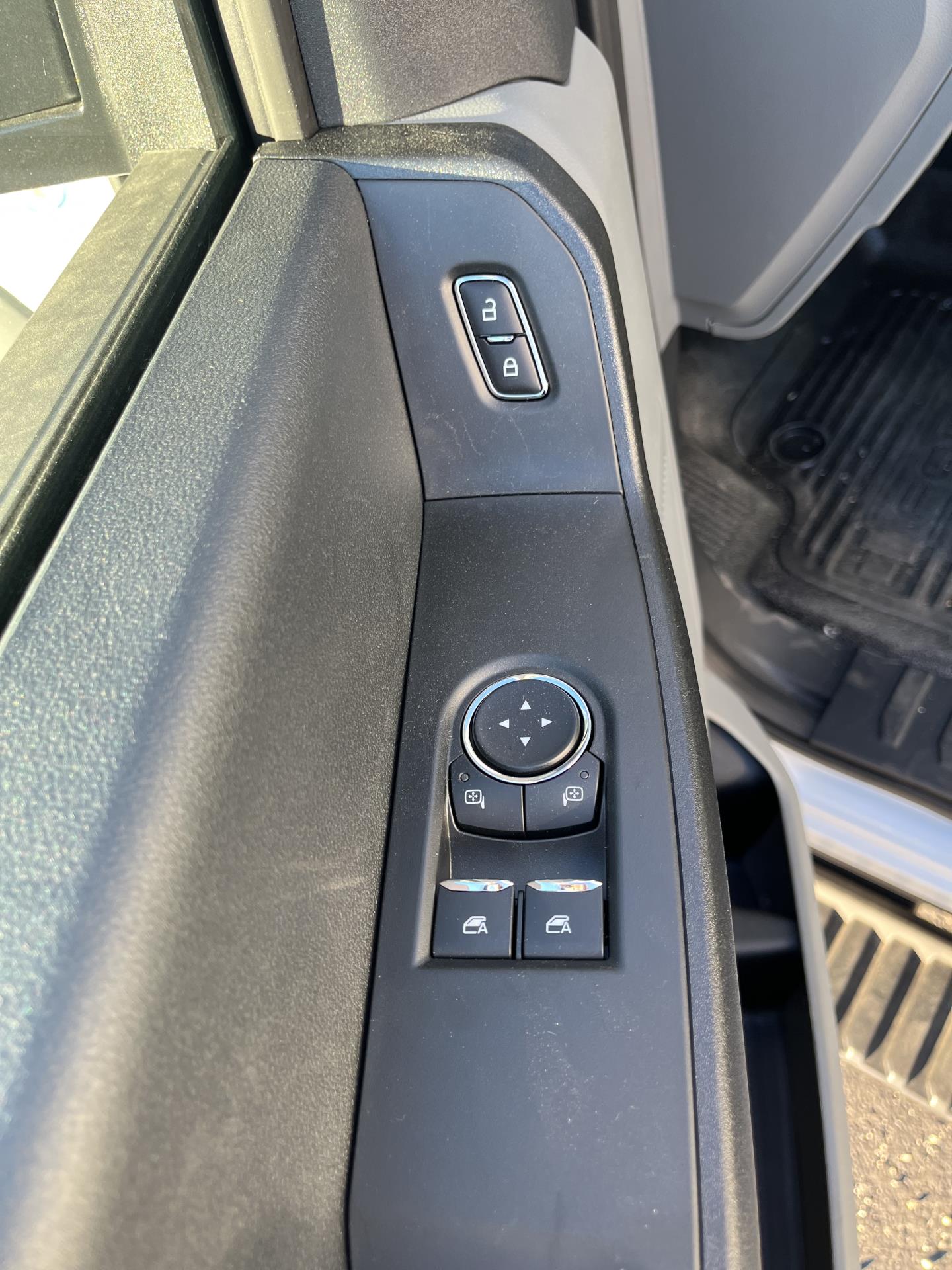 2026 Ford F-550 Regular Cab DRW 4x2 Cab Chassis for sale #1958213 - photo 17