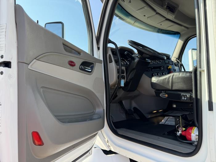 2019 Peterbilt 579-23