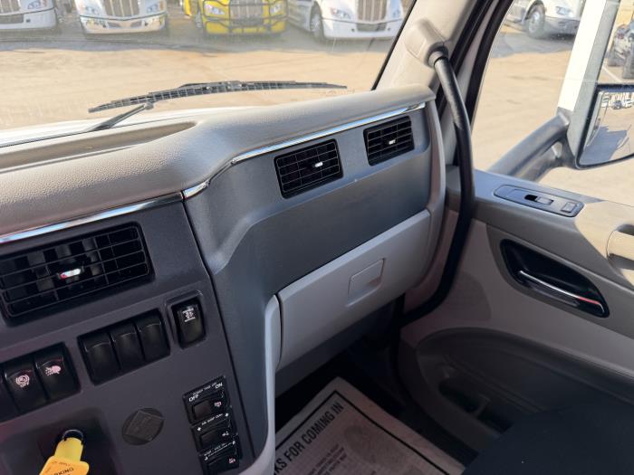 2019 Peterbilt 579-27