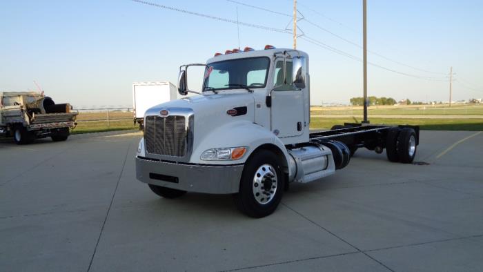 2021 Peterbilt 337-1