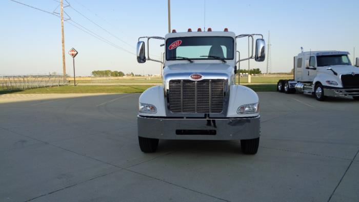 2021 Peterbilt 337-2