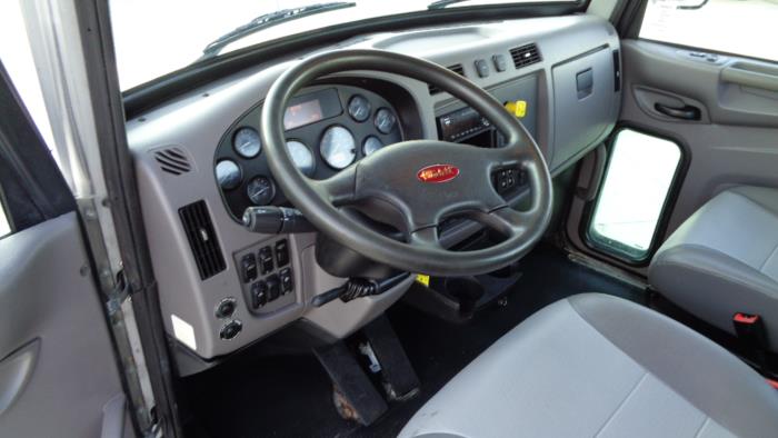 2021 Peterbilt 337-11