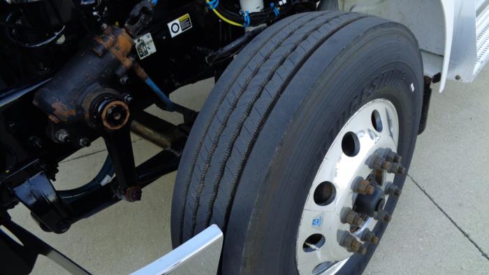 2021 Peterbilt 337-15