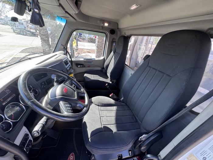 2020 Peterbilt 579-14