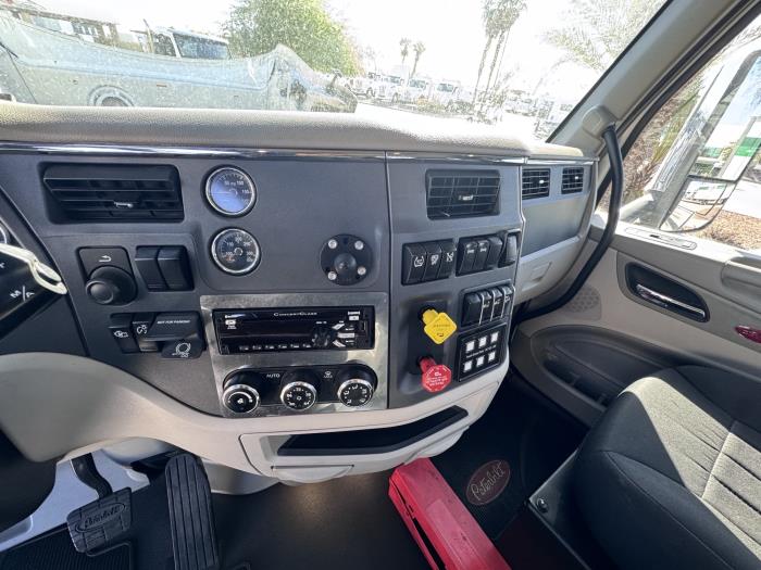 2020 Peterbilt 579-15