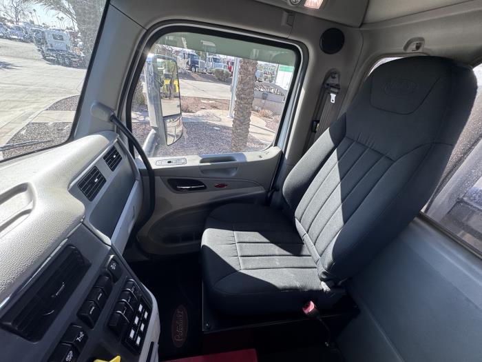 2020 Peterbilt 579-16