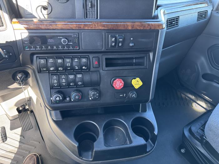 2022 International LT625-2