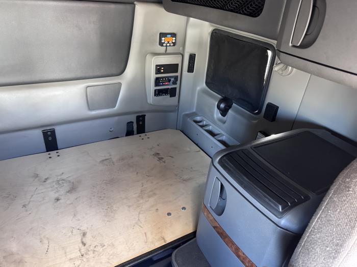 2022 International LT625-3