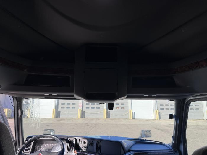 2022 International LT625-8