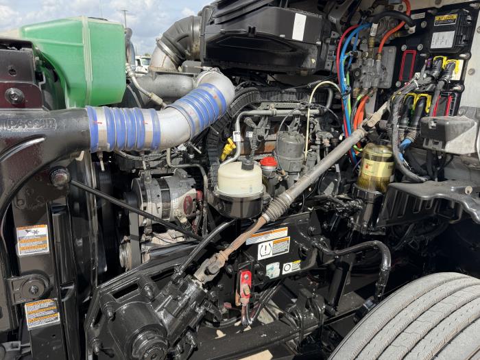 2021 Peterbilt 579-17