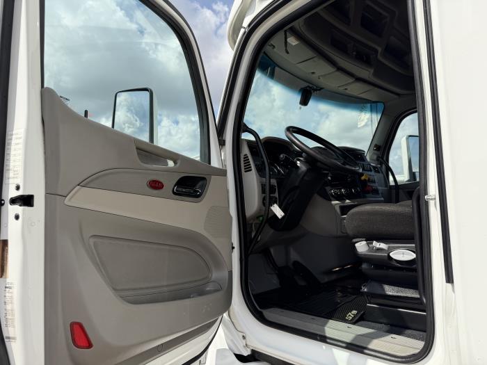 2021 Peterbilt 579-24