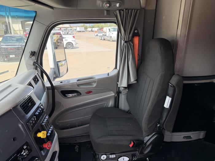 2021 Peterbilt 579-25