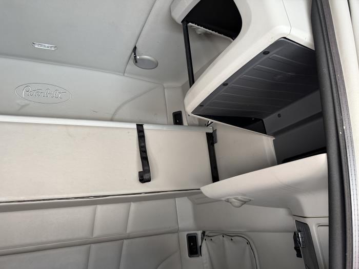 2021 Peterbilt 579-30