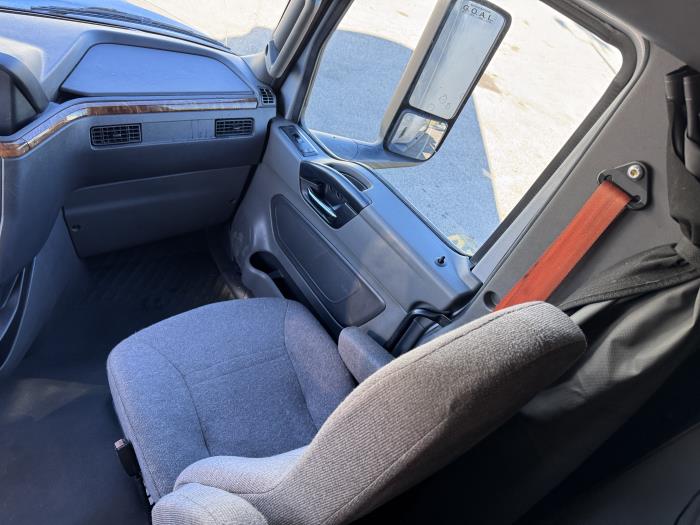 2022 International LT625-10