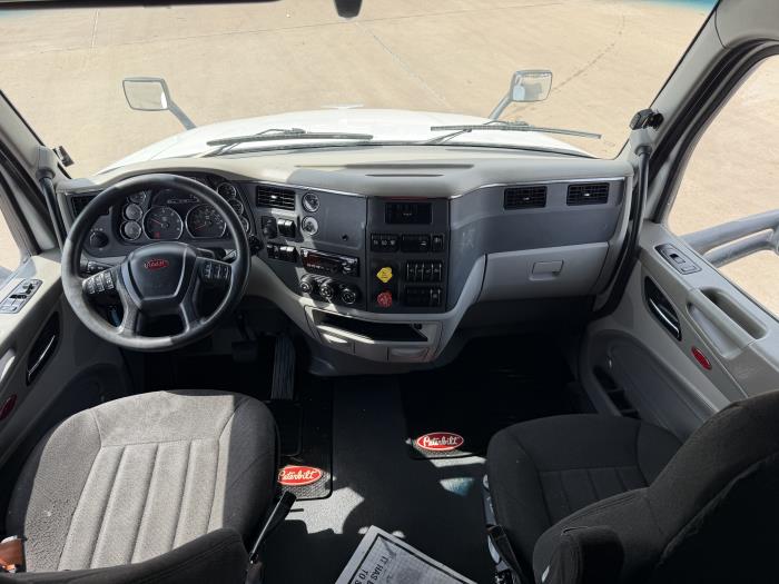 2021 Peterbilt 579-35