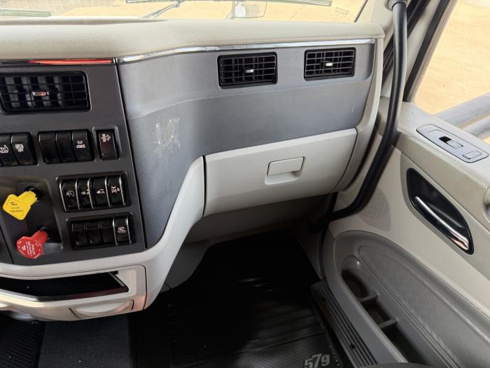 2021 Peterbilt 579-36